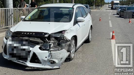 Авто «намотало» на стовп разом із водієм: у жахливій автотрощі на Дніпровському шосе загинув 22-річний юнак3