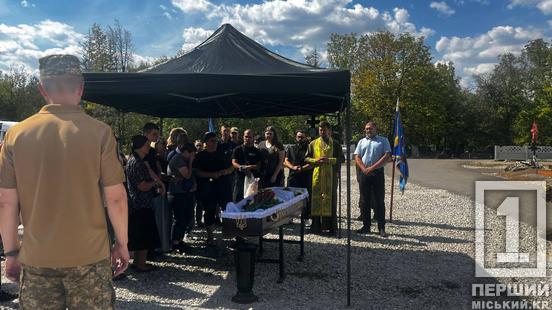 Близькі втратили душевну людину: криворіжці провели останньою земною дорогою Володимира Самоткана3