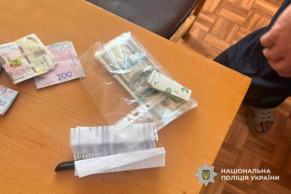 Ціна послуги 5 тисяч доларів: у Кривому Розі викрили лікаря та його спільника на схемі ухилення від мобілізації2