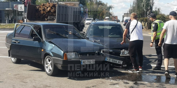 Дві Лади не розминулися в районі ринку Термінал0