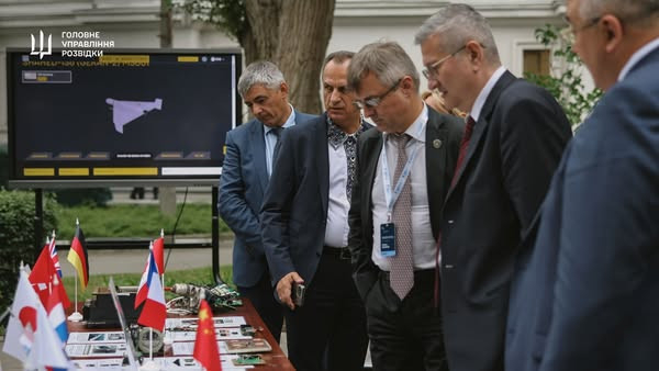 Експерти ГУР представили українським та іноземним дипломатам докази постачання західних компонентів для виробництва російської зброї1