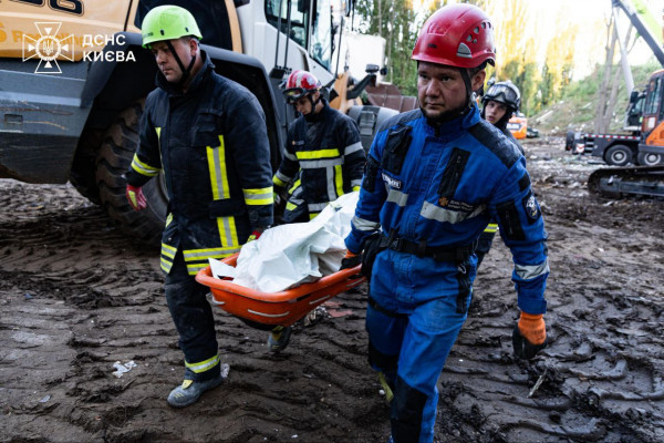 Кількість жертв від ворожого удару по житловому будинку у Києві зросла до 266