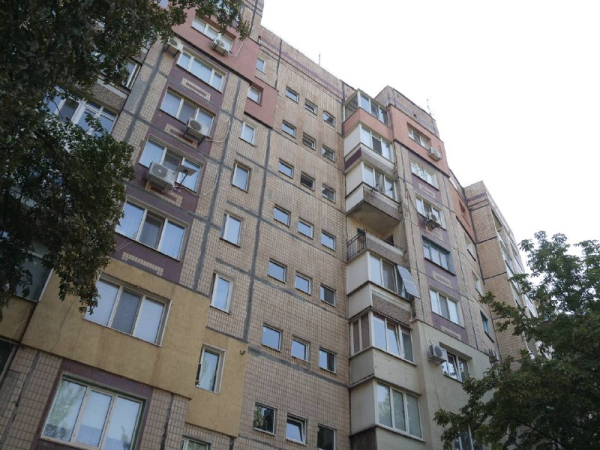 Кривий Ріг заліковує рани війни: станцію швидкісного відновлюють після російського прильоту8