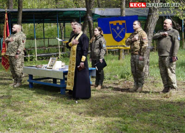 Ігумен Макарій «Монах» сповідує криворізьких добровольців