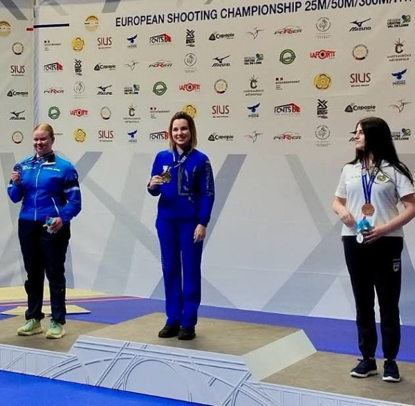 Криворожанка Вікторія Рибовалова — чемпіонка Європи з кульової стрільби!2