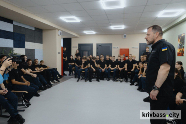 Міністр МВС України Ігор Клименко відкрив профільний ліцей у Кривому Розі1