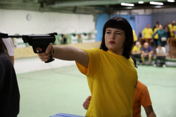 Під синьо-жовтим прапором Нескорених: У День Державного прапора України у Кривому Розі змагання з кульової стрільби об'єднали ветеранів війни, учасників бойових дій та їх родини2