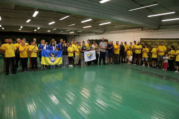 Під синьо-жовтим прапором Нескорених: У День Державного прапора України у Кривому Розі змагання з кульової стрільби об'єднали ветеранів війни, учасників бойових дій та їх родини1