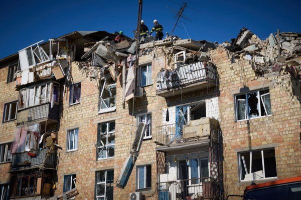 У Києві кількість жертв нічної ворожої атаки збільшилася до 18- ти, в тому числі загинули  4 дитини. У столиці 29 серпня оголошений Днем жалоби3