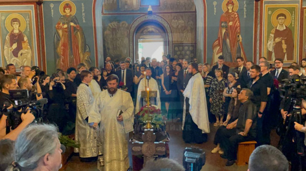У Києві в останню путь провели криворізьку журналістку Вікторію Рощину, яку в полоні закатували окупанти, її посмертно нагороджено орденом Свободи0