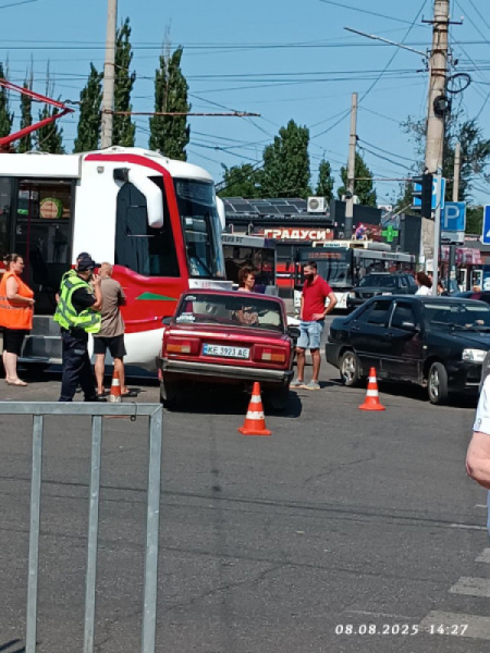 У Кривому Розі ДТП на площі біля залізничного вокзалу1