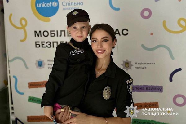 У Кривому Розі поліція дбає про безпеку наймолодших мешканців2