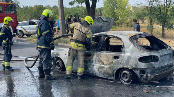 У Кривому Розі в автомобілі ледь не згорів його власник0