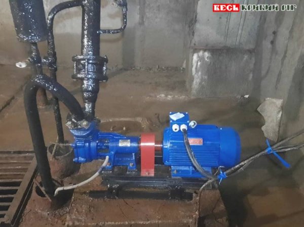 Новий насос відкачує грунтові води на станції швидкісного трамвая в Кривому Розі