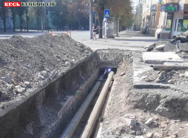 Заміна труб теплотраси на вул. Променистій в Кривому Розі