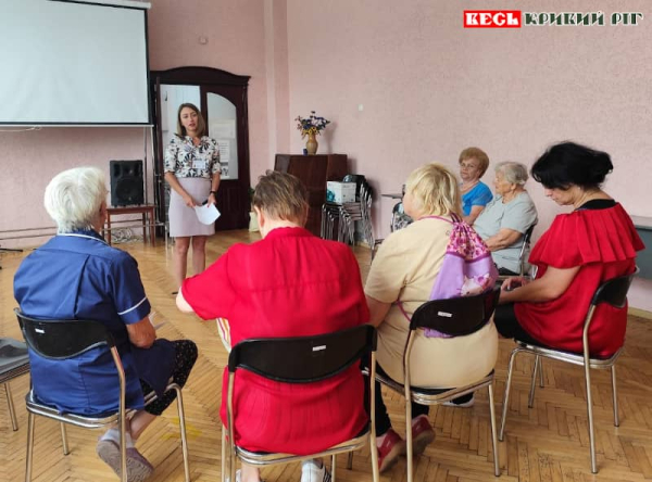 Лекція про доступні ліки переселенцям від Карітас в Кривому Розі