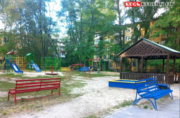 Відремонтований дитячий майданчик в Тернівському районі Кривого Рогу