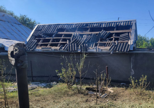Ворожі атаки на Нікопольщині та Синельниківщині: поранені, руйнування, пожежі2
