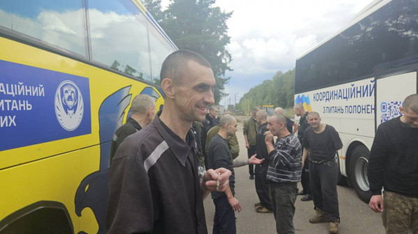 З російського полону повернулися 8 мешканців Дніпропетровщини3