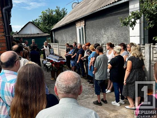 Загинув на курщині: у Кривому Розі відтепер спочиває Олег Семенютенко5