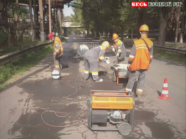 Ямковий ремонт дороги на території АрселорМітал Кривий Ріг