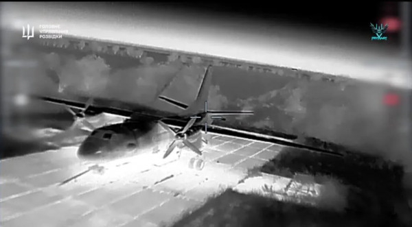 Бійці ГУР знищили літаки Ан-26 та берегові РЛС росіян у Криму0