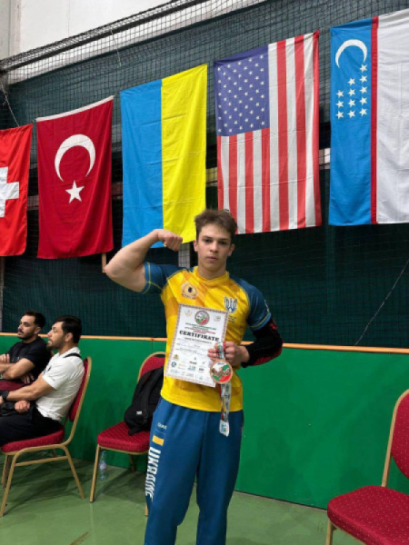 Бронза для Кривого Рогу на Чемпіонаті світу з армрестлінгу!1