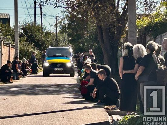Довгий бойовий шлях обірвався на Донеччині: провели у засвіти захисника з Кривого Рогу Костянтина Пелешка2