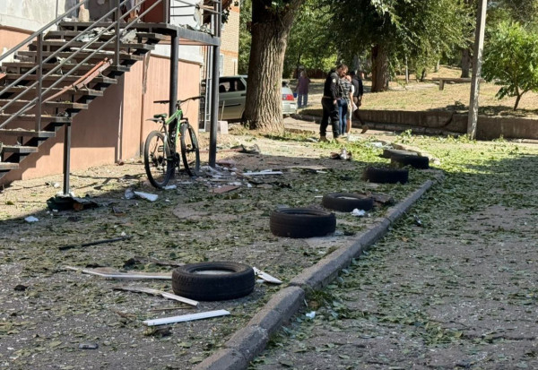 Майже 40 атак за день: поранені, руйнування та пожежі на Нікопольщині й Синельниківщині3