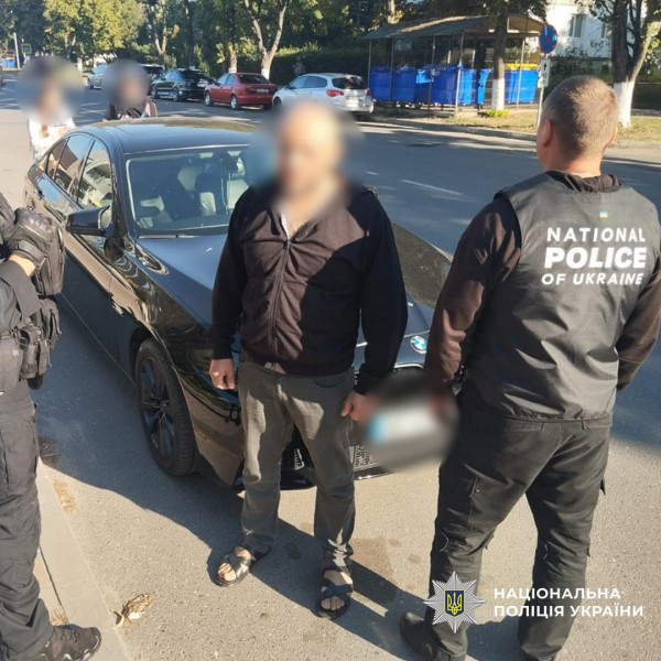 Міжнародна спецоперація: шахраїв, які ошукали військових ЗСУ на понад 1 млн грн, затримано в Молдові4