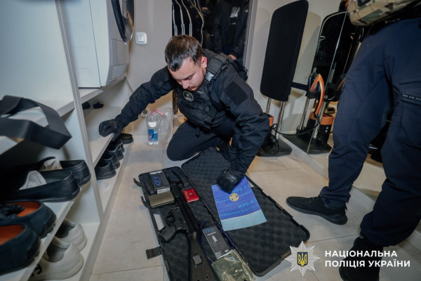 На Дніпропетровщині група шахраїв ошукала 11 –тьох потерпілих з країн Євросоюзу на 12 мільйонів гривень6