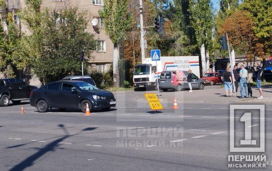 Обминав одну автівку, аби «зустрітися» з іншою: біля Новинки через ДТП ускладнений рух