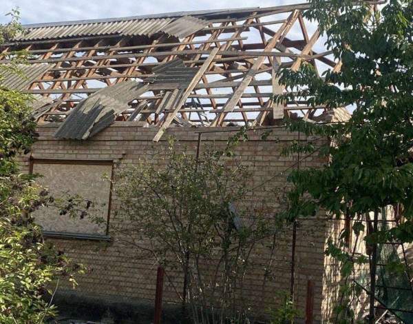 Обстріли на Дніпропетровщині: поранені жінки, зруйновані будинки та техніка4