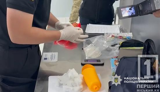 Розповсюджували особливо небезпечний наркотик по всій Україні та закордон: поліція затримала членів наркокартелю2