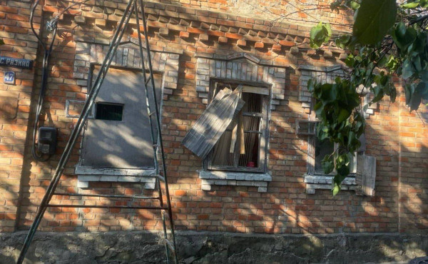 Сьогодні вдень рф здійснила понад  50 повітряних атак на Дніпропетровщину, є загиблий і 10 поранених3