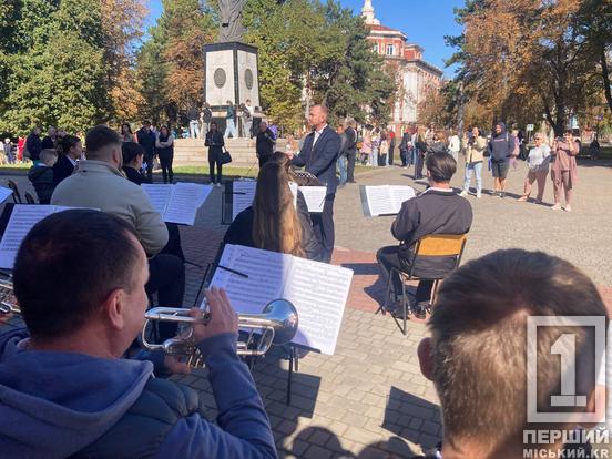 «Стефанія» від Kalush Orchestra в оркестровій версії та неповторні картини про Криворіжжя й Україну: школа мистецтв №2 провела «Арт-майстерню»1