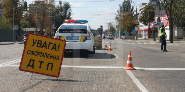 У Кривому Розі частково ускладнено рух транспорту через аварію на проспекті Миру2