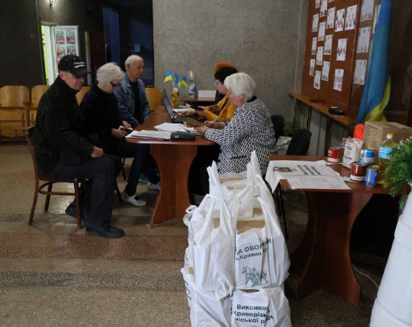 У Кривому Розі стартувала п’ята цьогорічна хвиля видачі безкоштовних продуктових наборів3