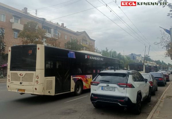 Транспорт на пр. Університетському в Кривому Розі
