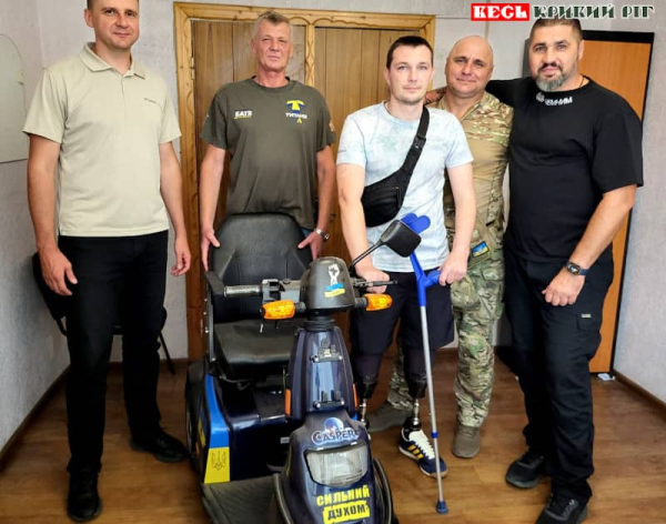 Артему Чубаю подарували електромопед в Криворізькій РВА