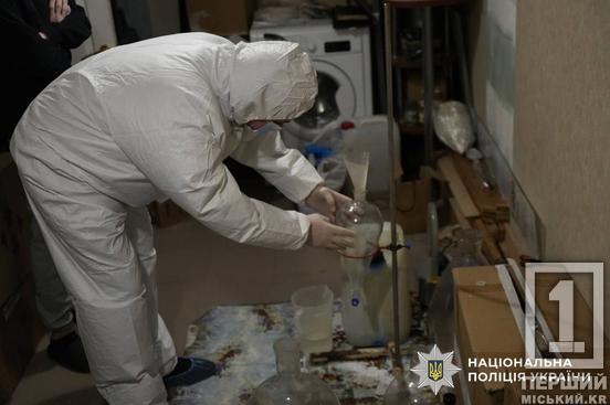 В оборудці помічений криворізький слід: перед судом постануть фігуранти трьох наркотичних ОЗГ, які розсилали небезпечний психотроп2