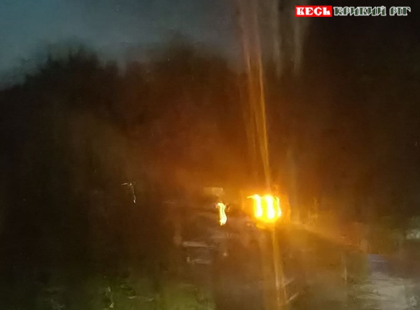 Від вибухів шахедів в Кривому Розі спрацьовують автосигналізації у дворах