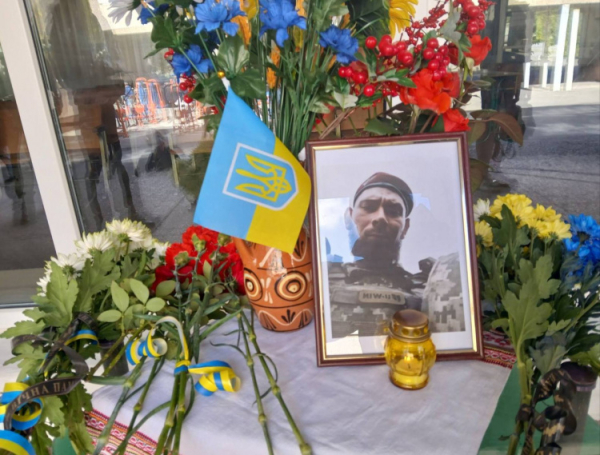 У Кривому Розі увіковічнили ім’я Віталія Галушки - фото виконкому Довгинцівської райради