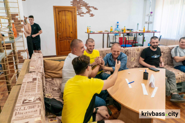 «Все буде Україна!» – для ветеранів війни криворізьких ГЗК Метінвесту провели розважально-пізнавальні вікторини2