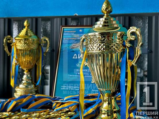 Бурхливі хвилі та переможні прагнення: 300 юних спортсменів вийшли на доріжки Кубку Саксаганського району з плавання8