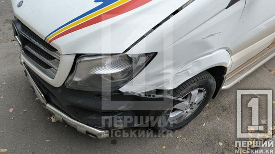 Бусік опинився на пішохідній зоні: на «Зарічному» не розминулися ВАЗ та Mercedes1