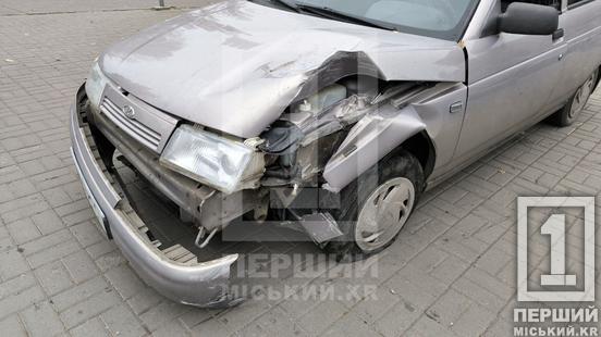 Бусік опинився на пішохідній зоні: на «Зарічному» не розминулися ВАЗ та Mercedes5