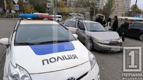 Бусік опинився на пішохідній зоні: на «Зарічному» не розминулися ВАЗ та Mercedes7