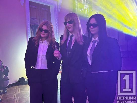 «Частування чи покарання»: молодь Кривого Рогу відзначила Ґеловін яскравою костюмованою вечіркою1