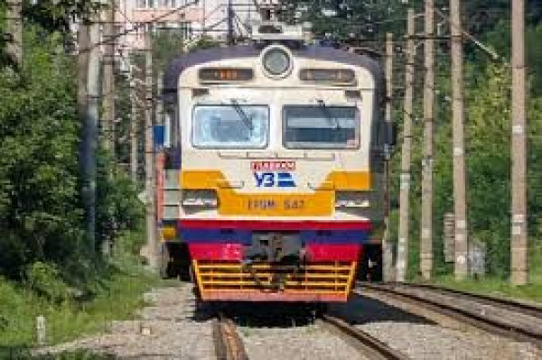 Через ворожі обстріли затримуються поїзди на Дніпро та Кривий Ріг0